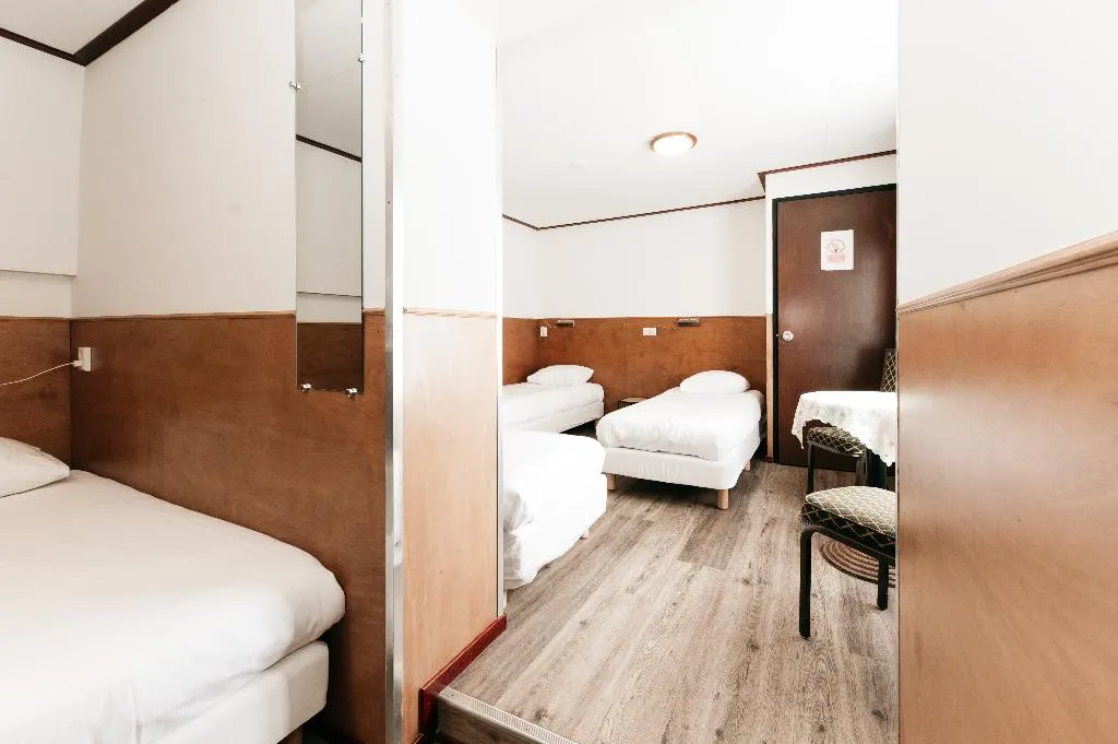 QUADRUPLE STANDARD Room, Hotel Van Gelder, Amsterdam