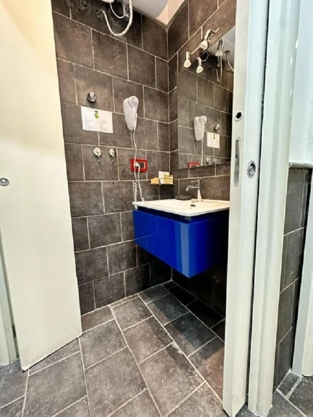 Room, Yacht Club Angioino, Naples