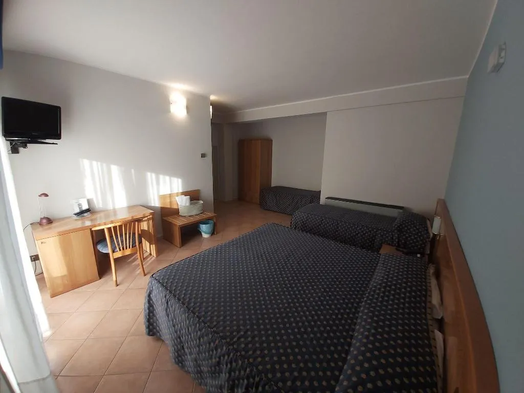 Room, Albergo Lachea, Catania