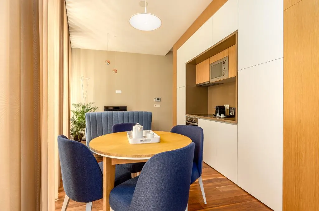 STUDIO WITH BALCONY Room, Rs Porto Historic Center, Porto
