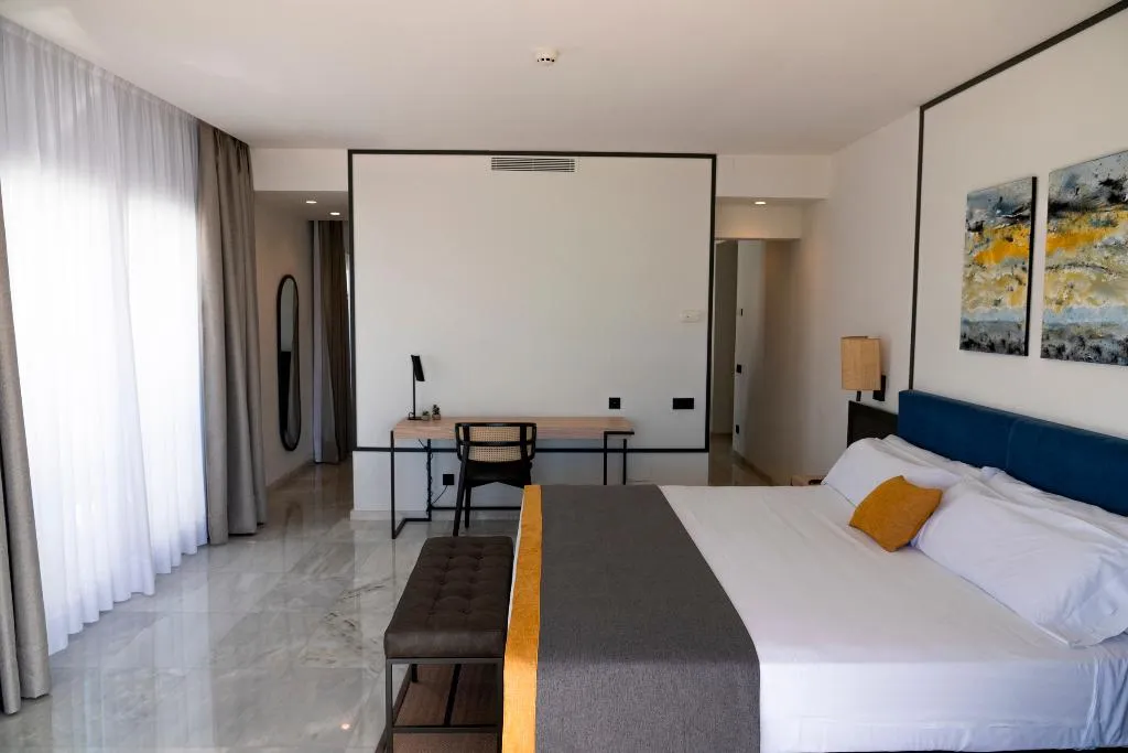 SUITE STANDARD Room, URH Sitges Playa, Costa Brava