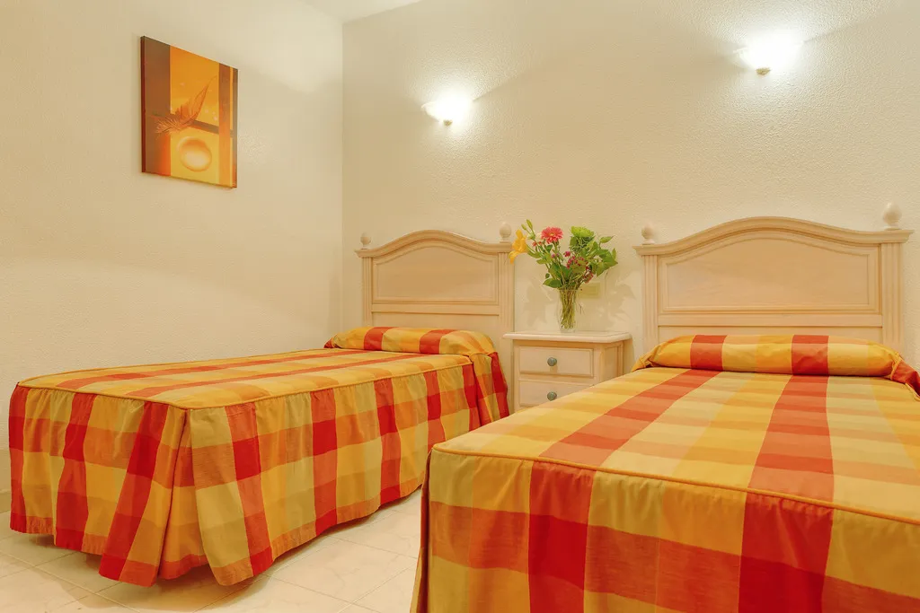 APARTMENT CAPACITY 4 ONE BEDROOM Room, Muthu Infiniti Beach Resort, Costa Almeria