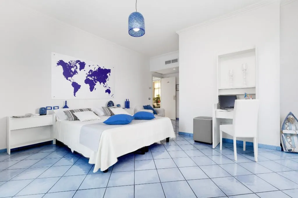 TRIPLE SUPERIOR Room, Panorama Palace, Naples