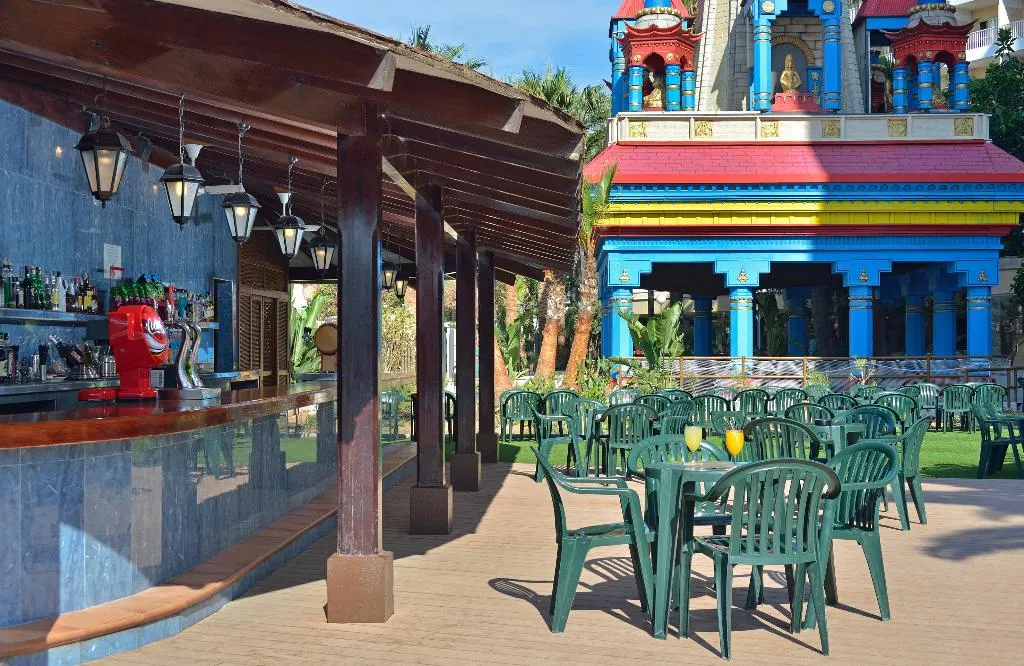 Bar, Sol Katmandu Park & Resort, Majorca