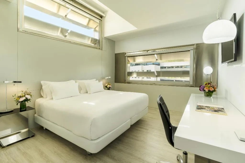 Room, NH Collection Barcelona Constanza, Barcelona