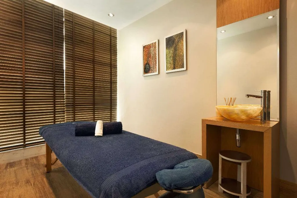 Sports and Entertainment, Montreal Barsha Hotel, Dubai