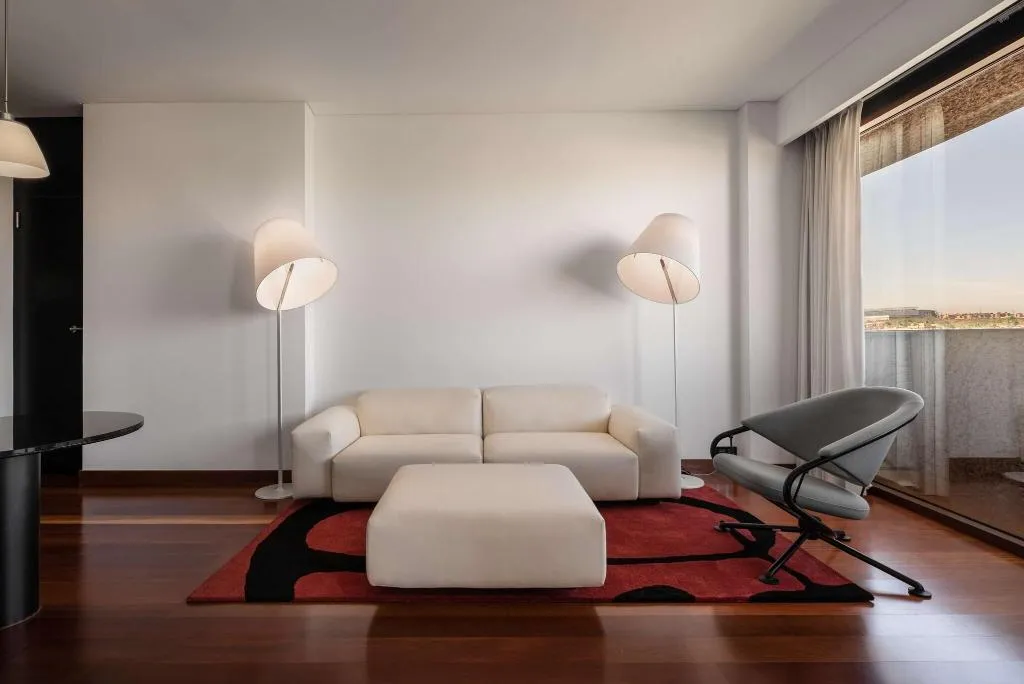FAMILY ROOM KING SIZE BED Room, Hilton Madrid Airport, Madrid