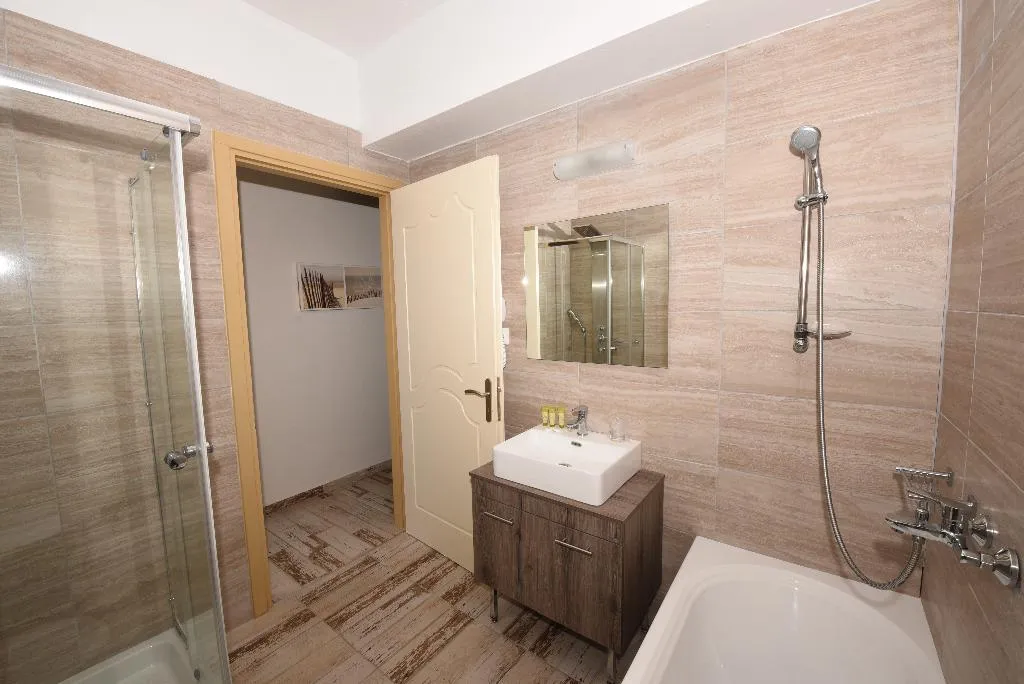 SUITE WITH PRIVATE POOL Room, RG Village Crete, Crete