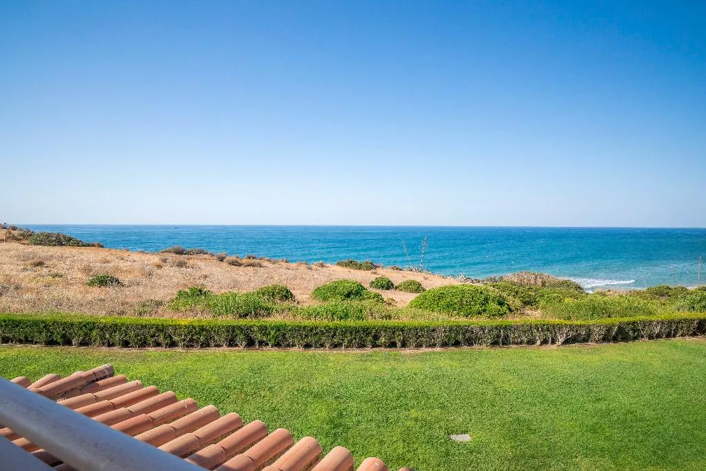 APARTMENT PREMIUM OCEAN FRONT Room, Clube Porto Mós, Algarve