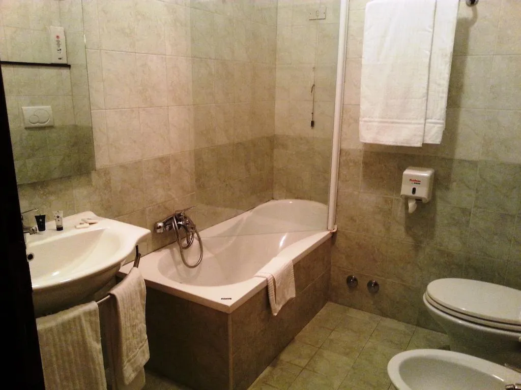 DOUBLE STANDARD Room, Grand Hotel Dei Cesari, Rome