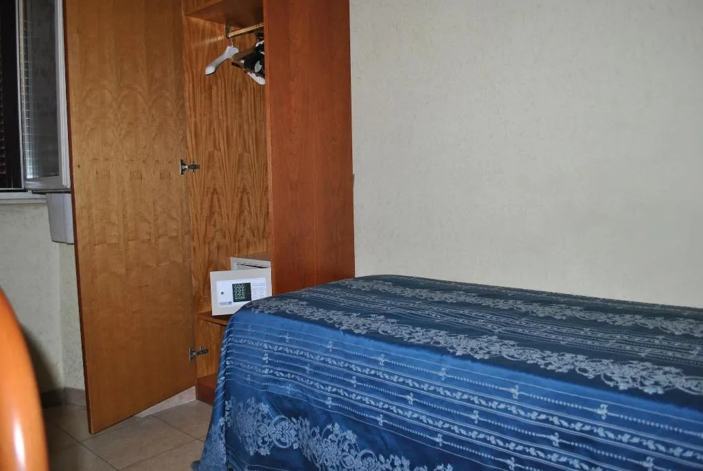 Room, Casali, Naples