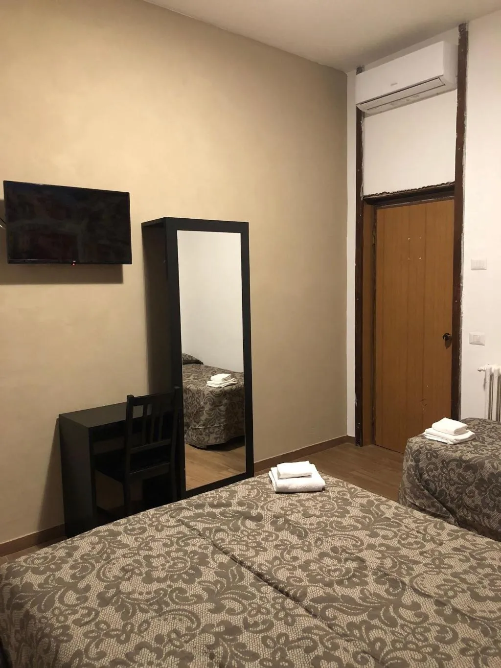Room, Hotel Corvetto, Milan