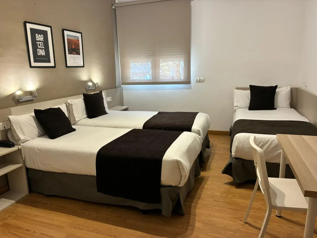 TWIN STANDARD Room, Hotel Travessera, Barcelona