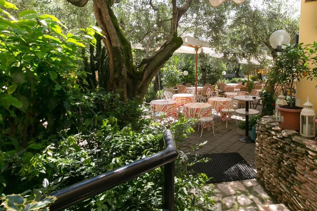 Terrace, Serenella, Milan