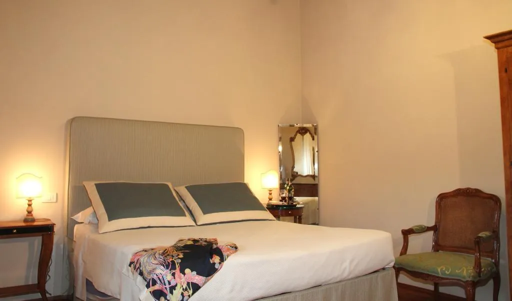 APARTMENT CAPACITY 3 ONE BEDROOM Room, Florence View Apartments, Florence