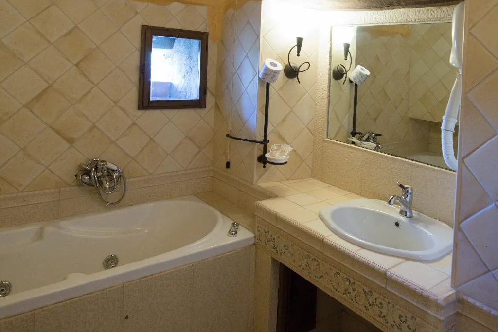DOUBLE SUPERIOR Room, Castello di Giomici, Perugia