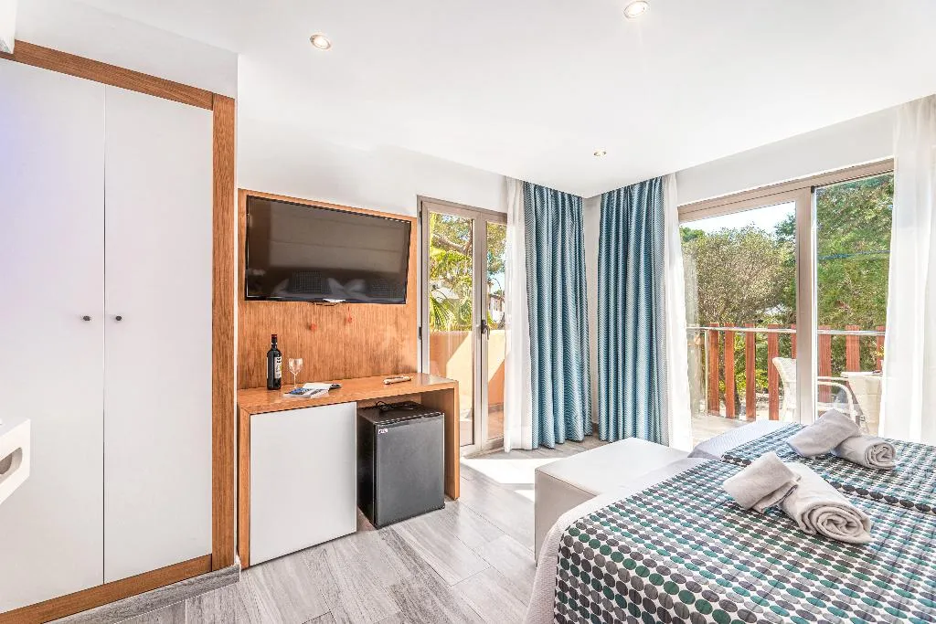 Double or Twin SUPERIOR Room, Playa Ferrera, Majorca