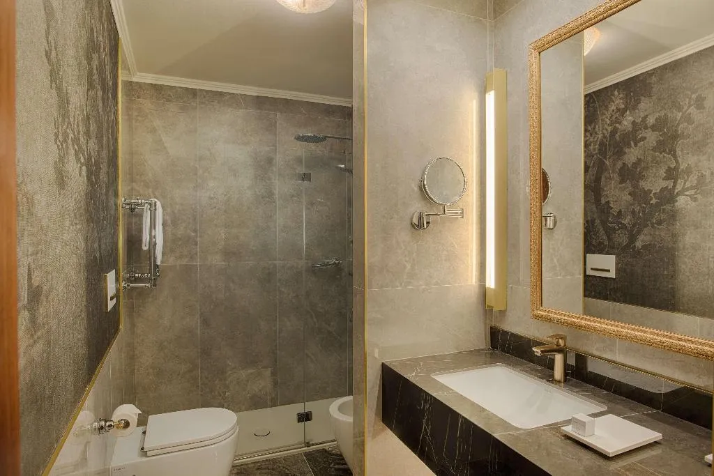 DOUBLE PREMIUM Room, NH Venezia Santa Lucia, Venice