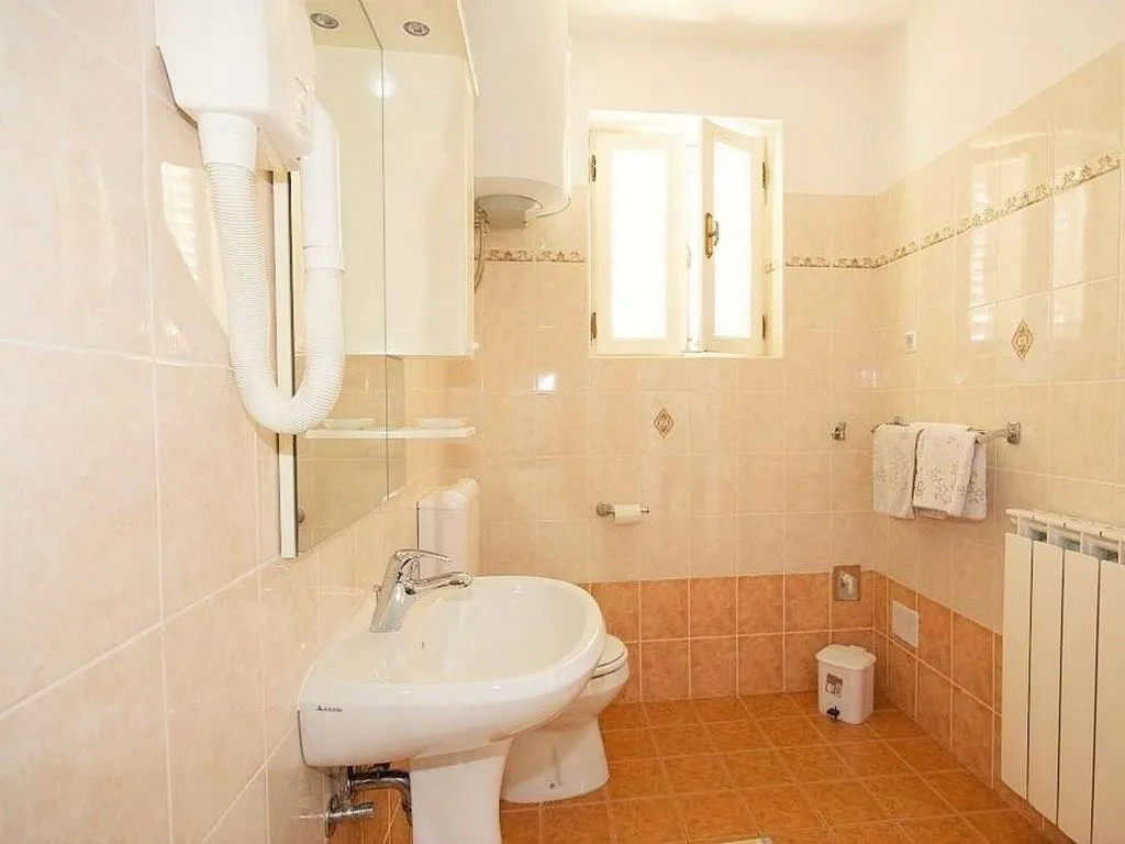 APARTMENT CAPACITY 6 Room, Apartments Valentin Vrsar, Istria