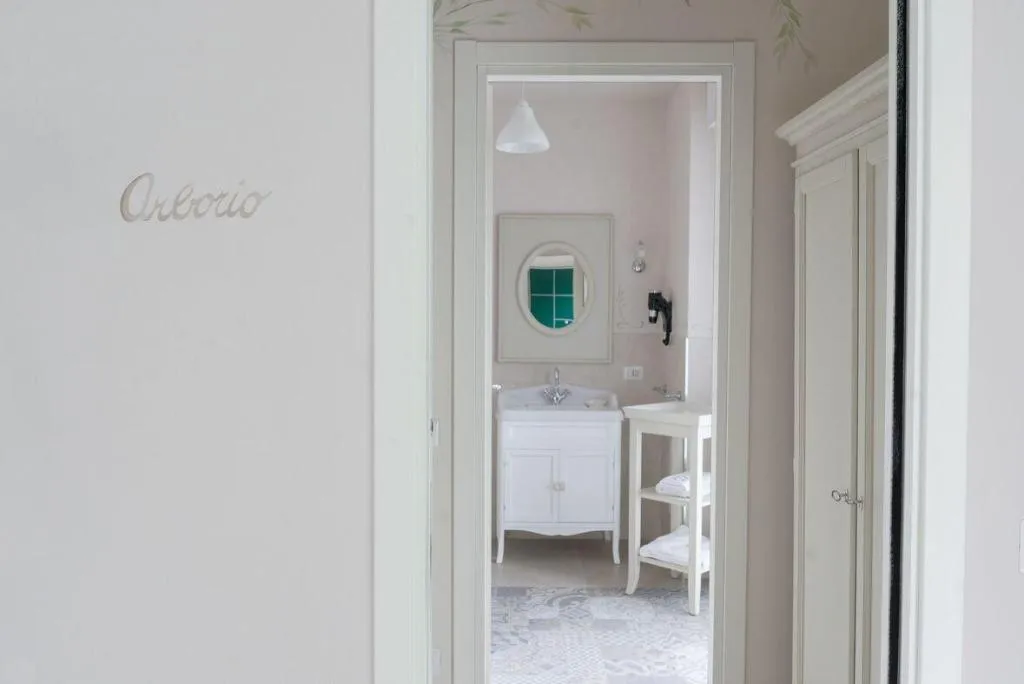 Room, Maison 39, Milan