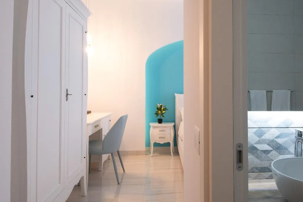 DOUBLE DELUXE Room, Palazzo Adele Rooms & Apartments, Naples