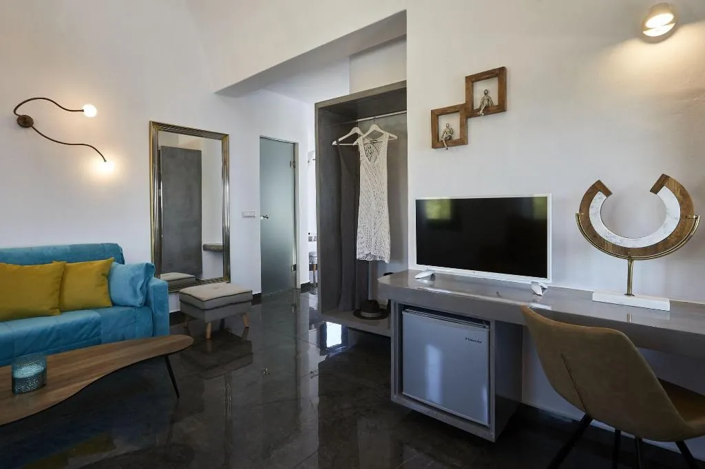 Room, Oia Suites, Santorini