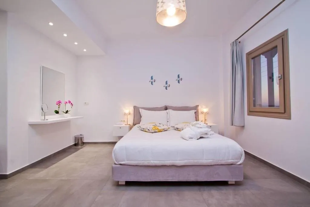 Room, Nemesis, Santorini