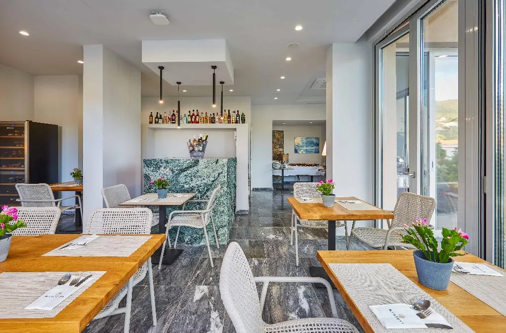 Restaurant, Mystery Skiathos Luxury Residence, Skiathos