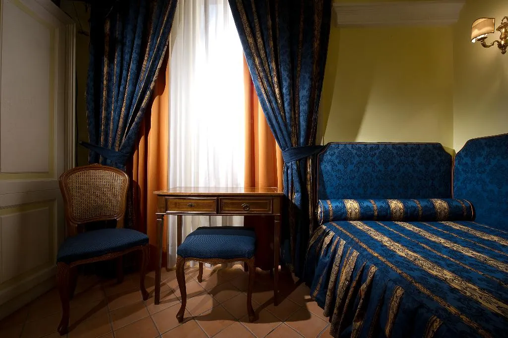 SINGLE DELUXE ONE BED Room, Chiaja de Charme, Naples