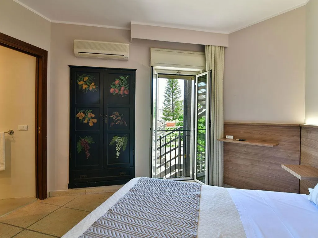 APARTMENT CLASSIC Room, Villa Linda, Catania