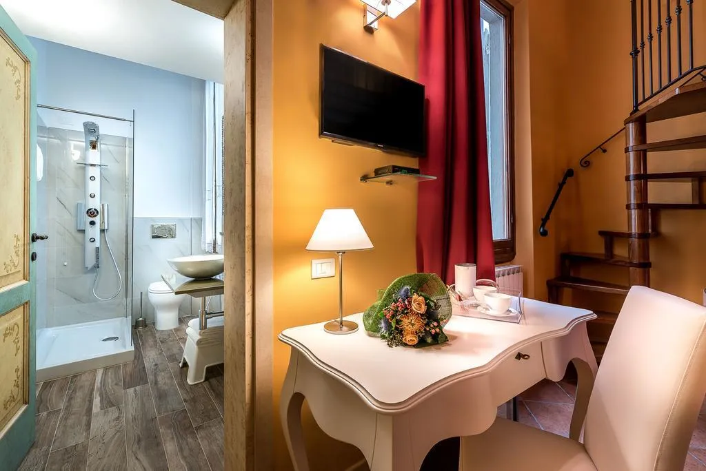 TRIPLE STANDARD Room, Residenza Conte di Cavour&Luxury Rooftop, Florence