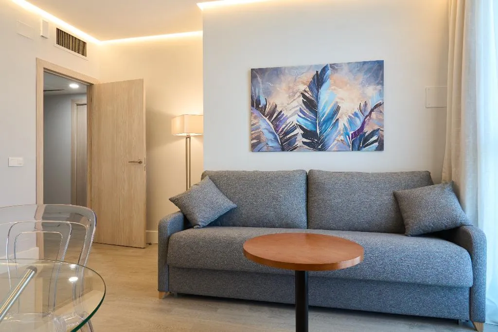 JUNIOR SUITE CAPACITY 1 Room, Puerta de Toledo, Madrid