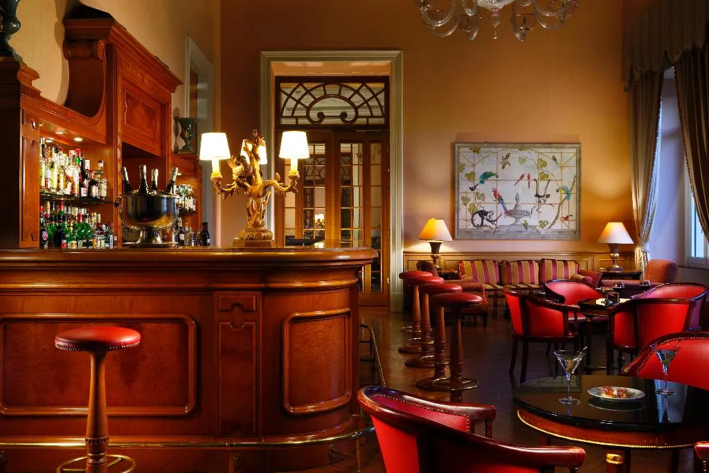 Bar, Grand Palazzo Della Fonte, Rome