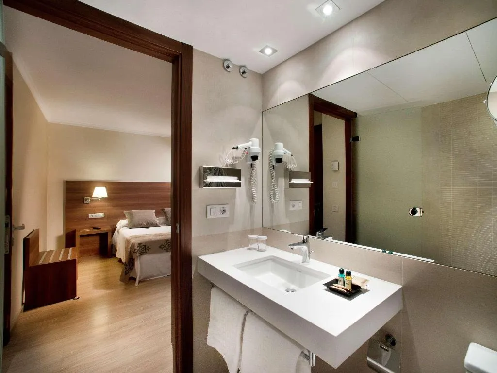 DOUBLE STANDARD Room, ibis Styles Figueres Ronda, Costa Brava