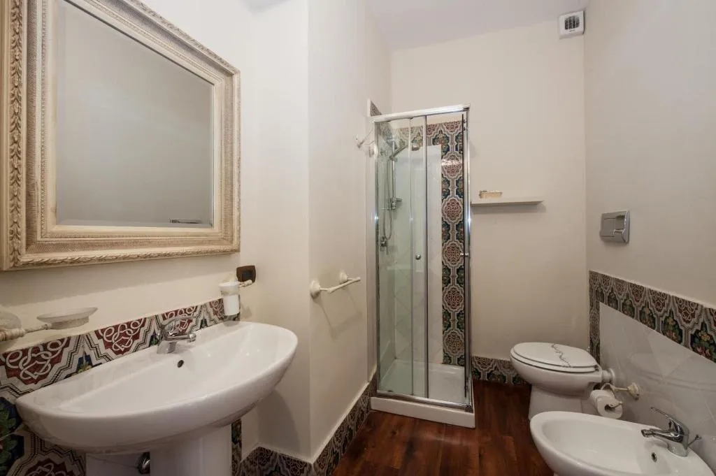 Room, Garibaldi 61, Catania