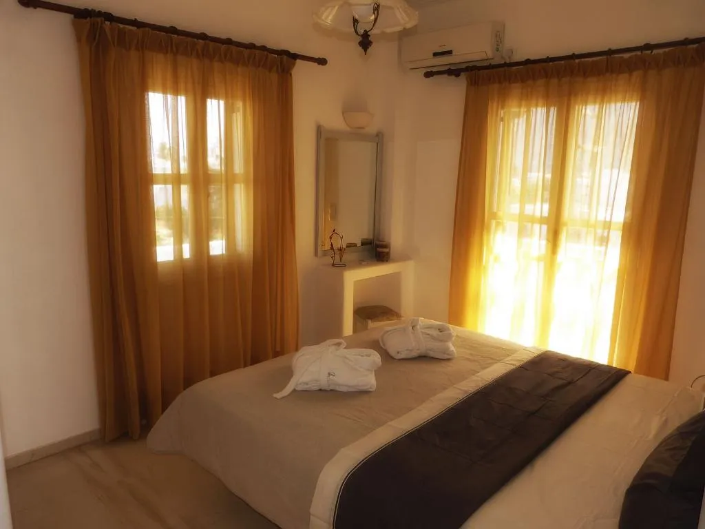 SUITE STANDARD Room, Aparthotel Black Sand, Santorini