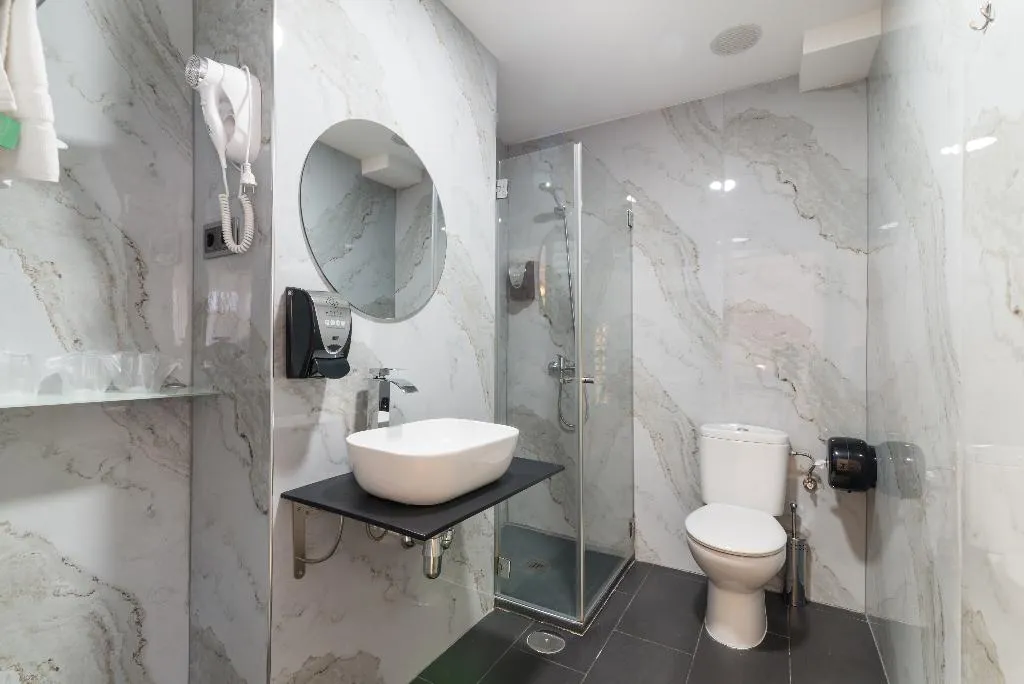 JUNIOR SUITE WITH BALCONY Room, Roisa Hostal Boutique, Madrid