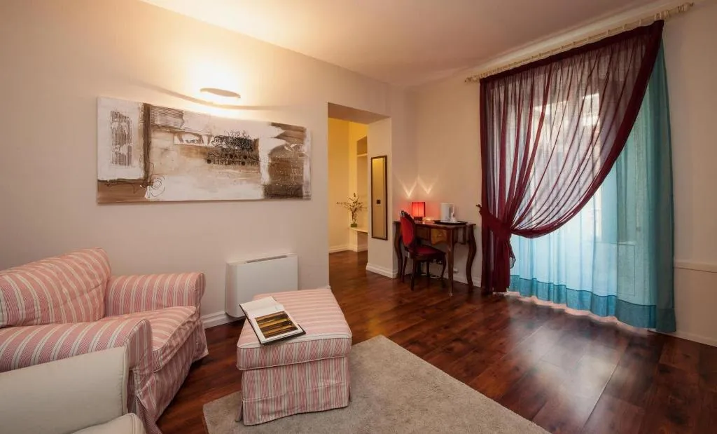 Room, Garibaldi 61, Catania