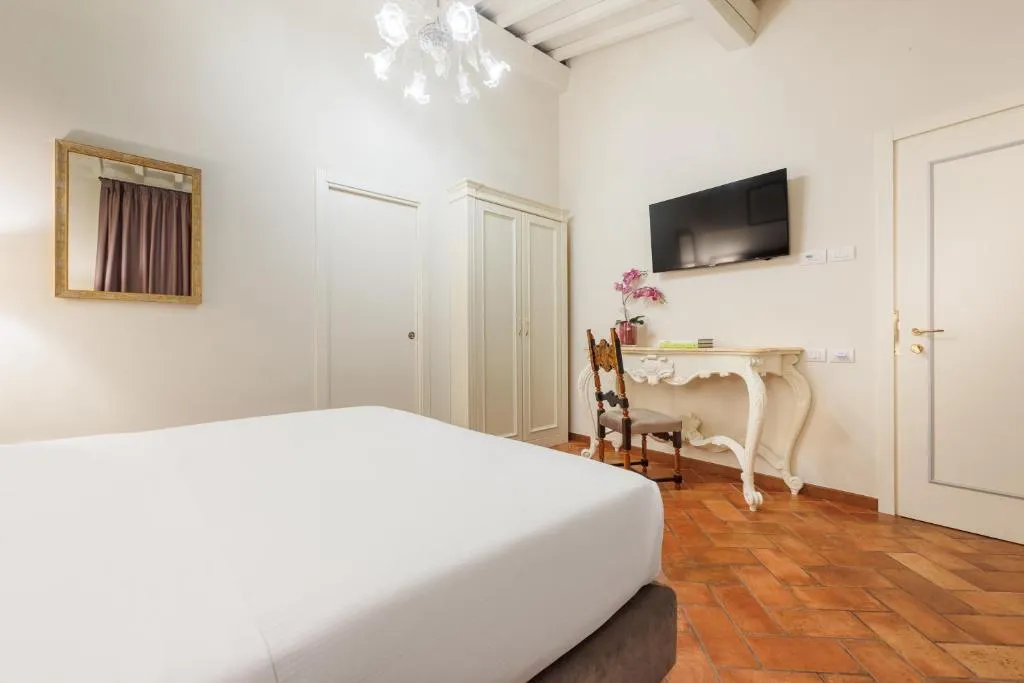 Double or Twin SUPERIOR Room, Embassy, Florence