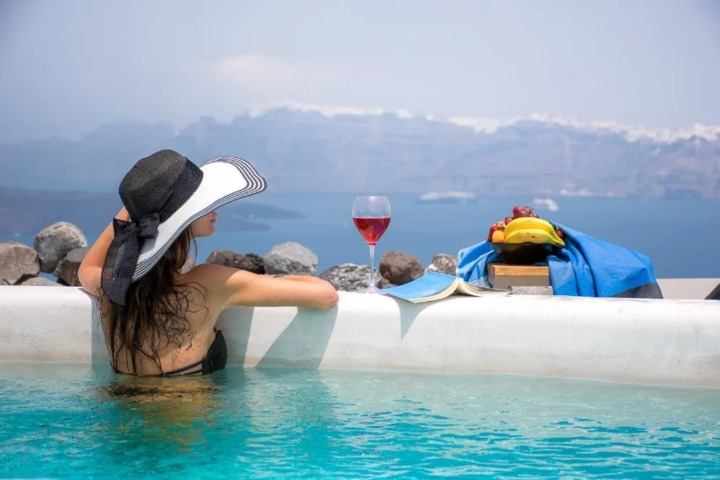 VILLA WITH PRIVATE POOL Room, Cape 9, Santorini
