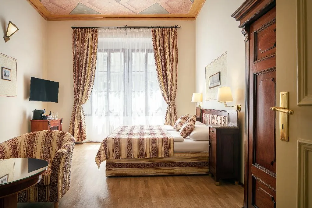 JUNIOR SUITE WITH DOUBLE BED Room, The Charles Hotel, Prague