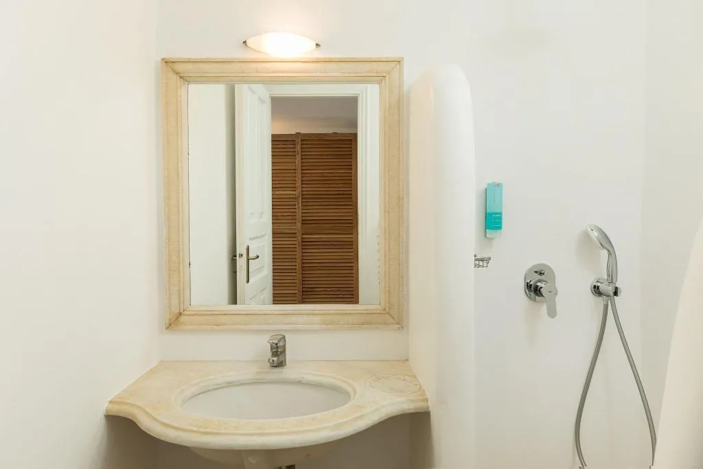 TWIN SUPERIOR POOL VIEW Room, Corfos Hotel, Mykonos