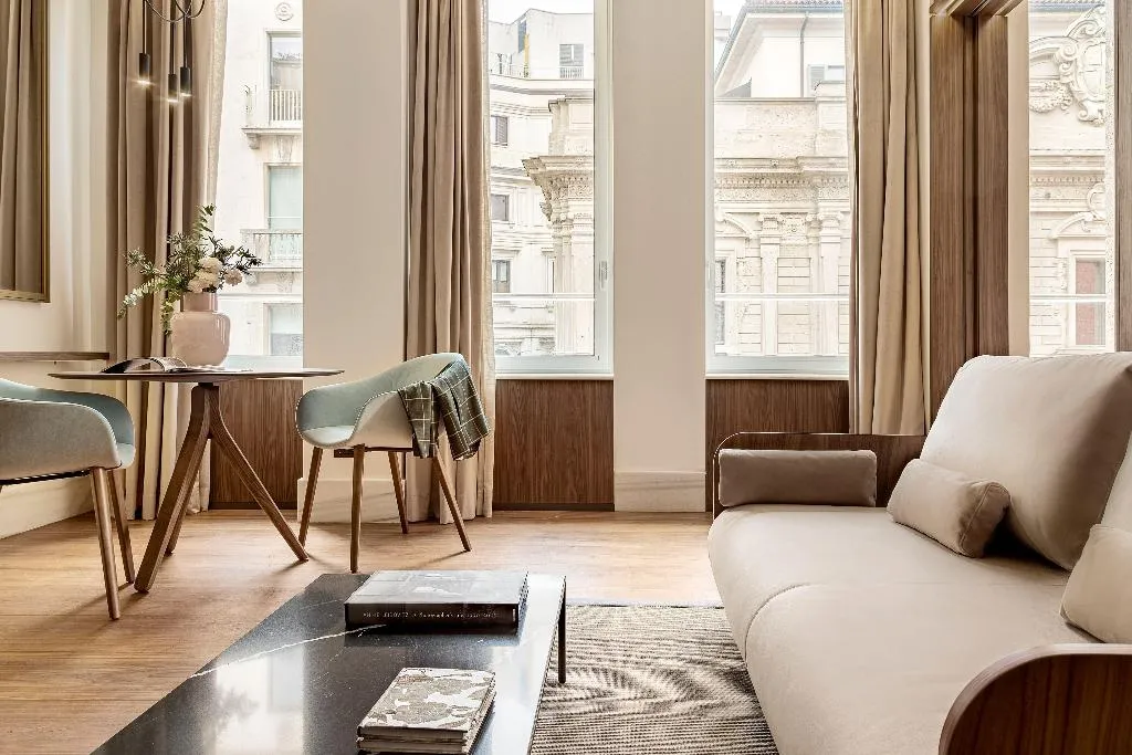 SUITE KING SIZE BED Room, Palazzo Cordusio A Gran Melia Hotel, Naples