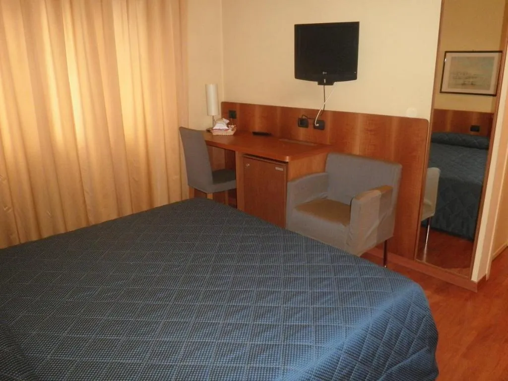 Room, Hotel Selide, Milan