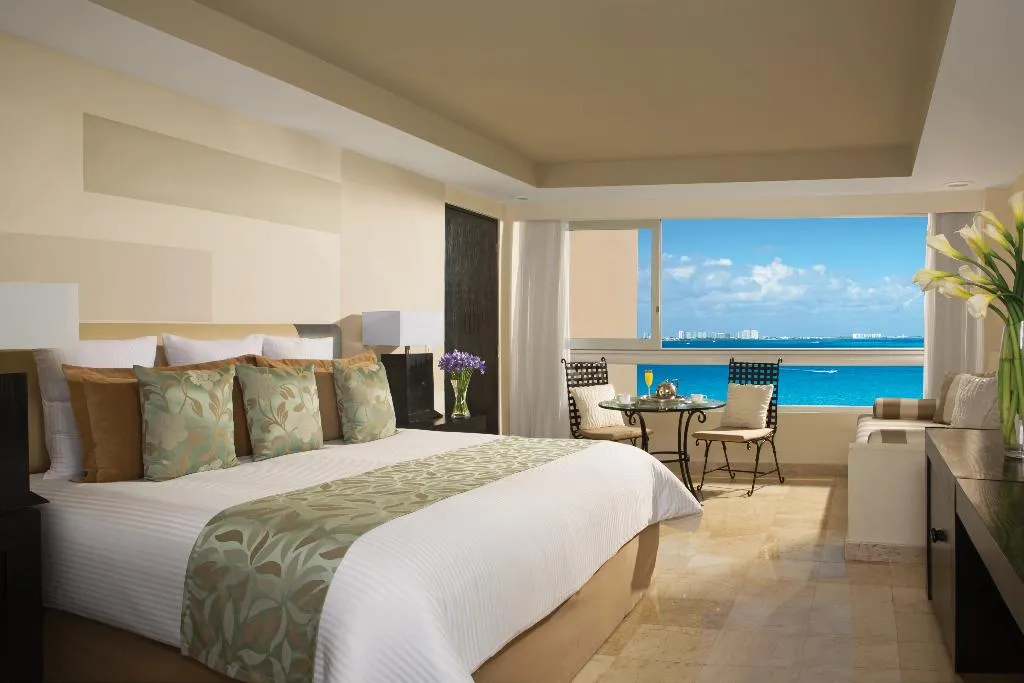 FAMILY ROOM DELUXE Room, Dreams Sands Cancun, Cancun Area