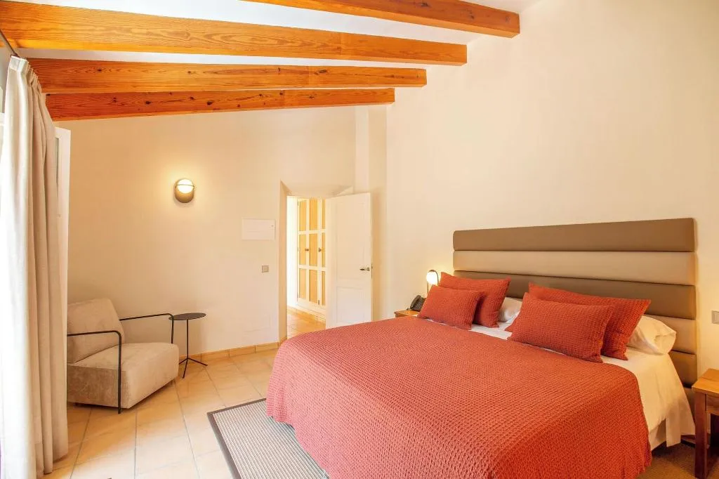 Room, D'Es Puig, Majorca