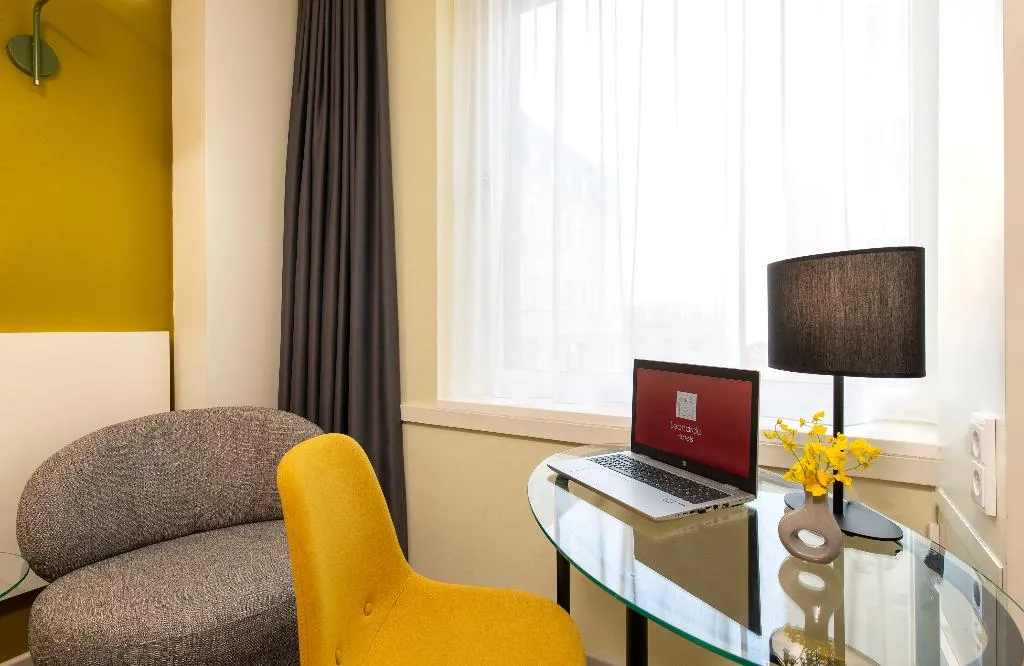 Room, Leonardo Hotel Berlin Mitte, Berlin
