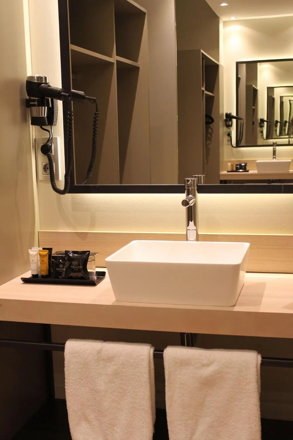 Room, Hotel Well And Come, Barcelona