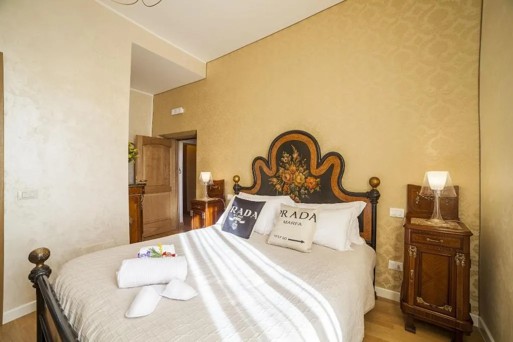 Room, Regina Bed & Breakfast, Rome