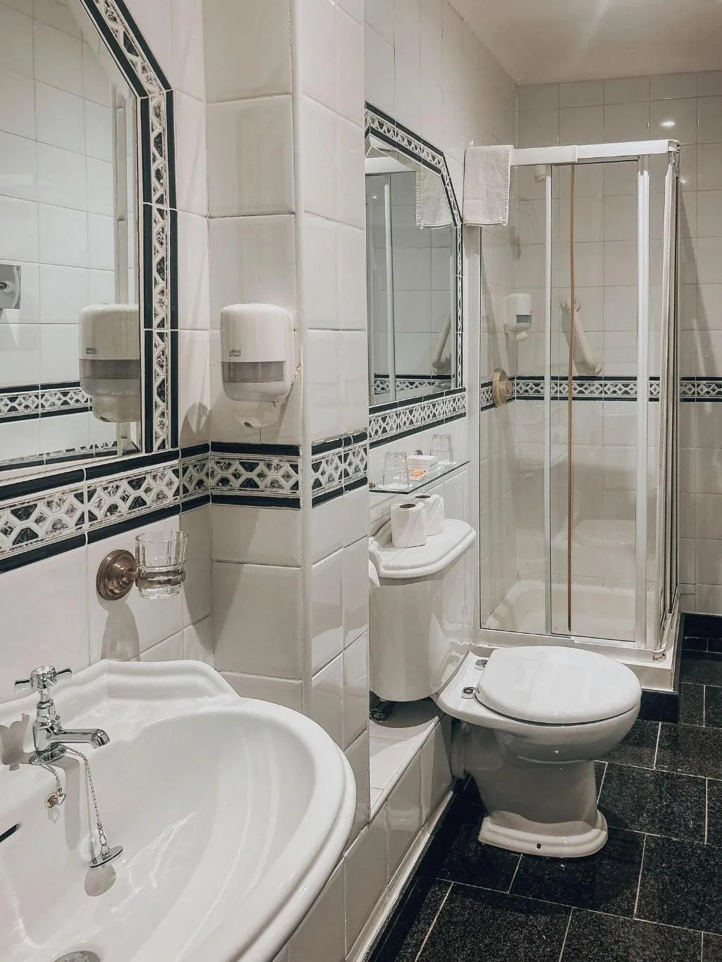 DOUBLE DELUXE Room, Russell Court, Dublin